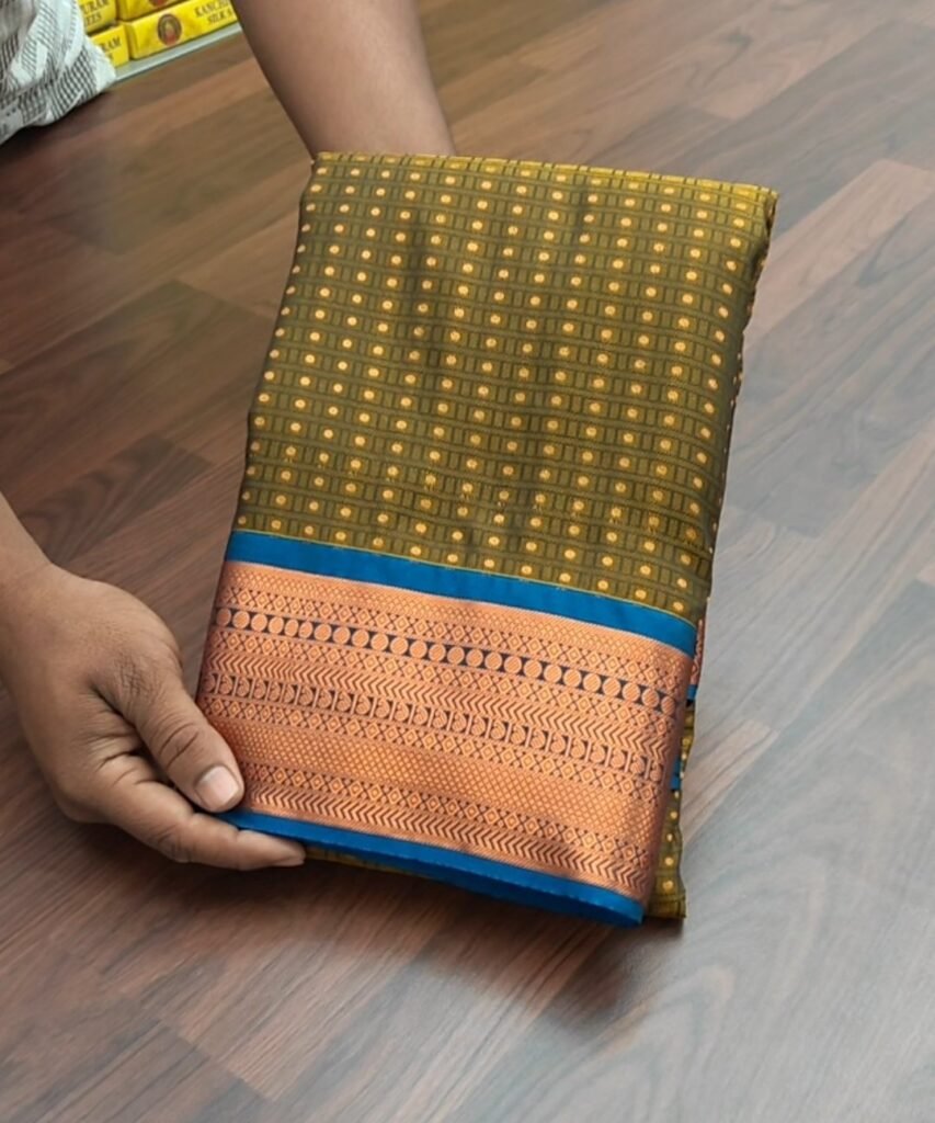 Kanchi soft silk sarees 915103.jpg